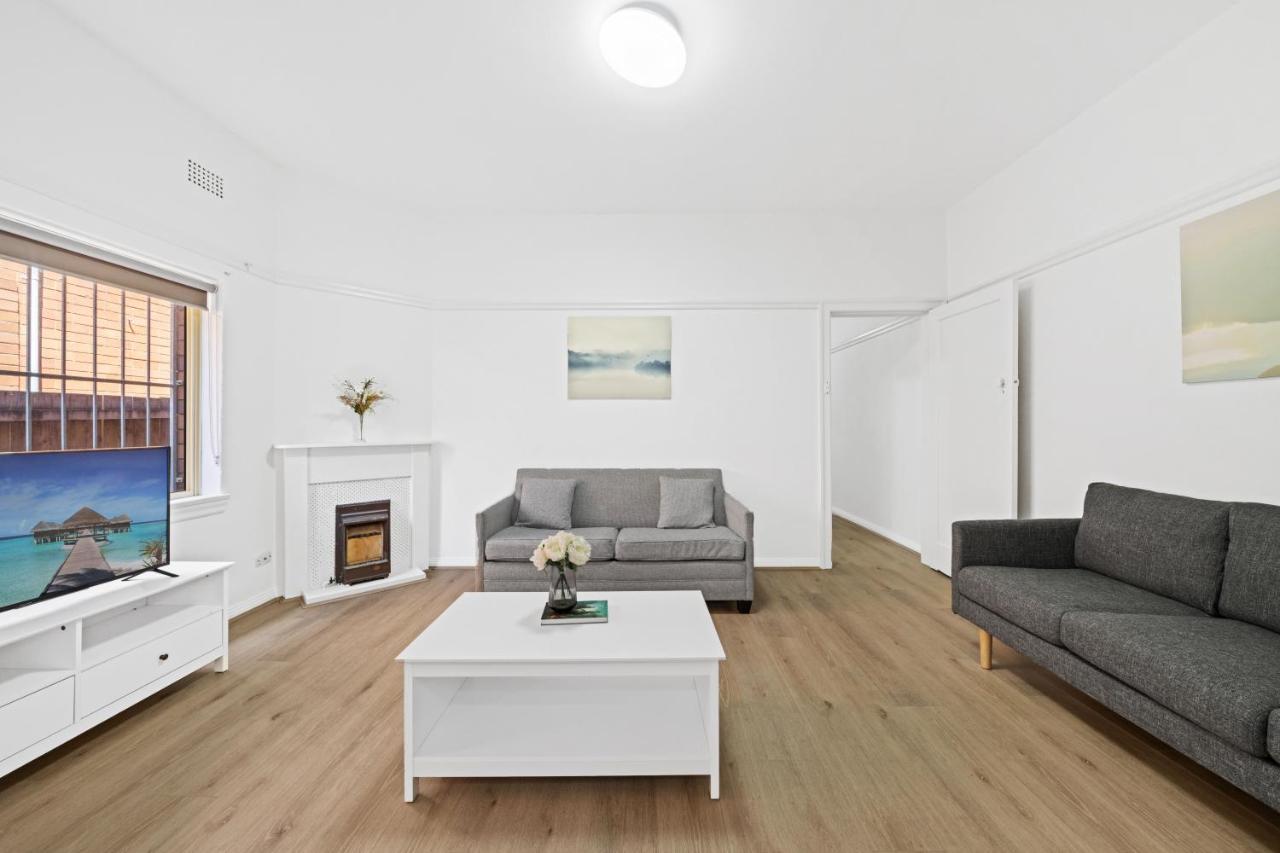 Burwood City Newly Renovated 2 Bed 2 Bath Free Private Parking Big Apt Сидней Экстерьер фото