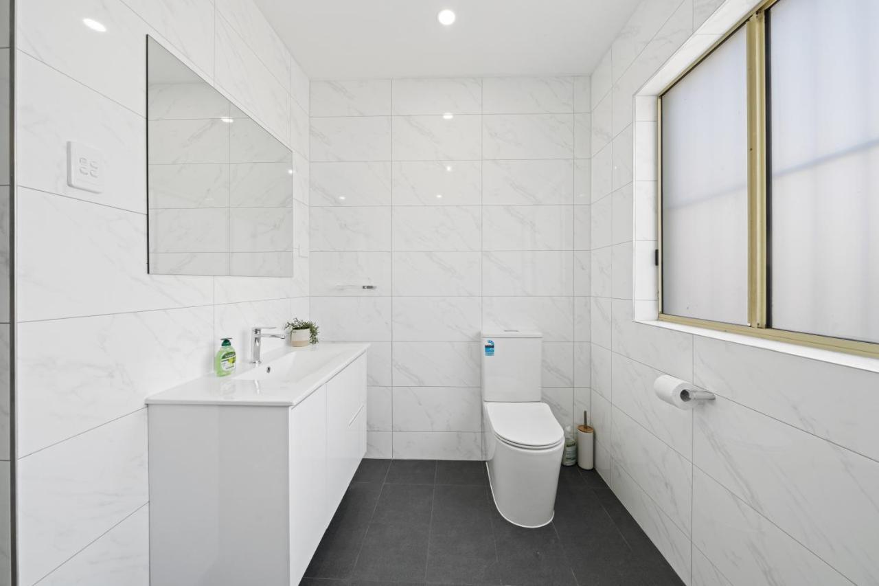 Burwood City Newly Renovated 2 Bed 2 Bath Free Private Parking Big Apt Сидней Экстерьер фото